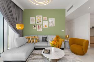 Maison Privee - Trendy Apt on the Creek w Superb Dubai Skyline Vw