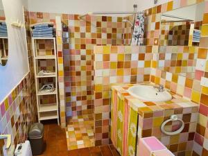 Maisons de vacances Location, piscine, animaux, jardin cloture, parking, var : photos des chambres