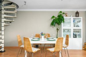 Penthouse with seaview by Costarentals - Ref 08