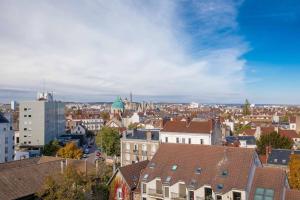 Appartements LE PANORAMA a deux pas du centre ville : Appartement avec Balcon