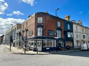 Starboard Stays - Southampton