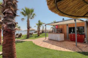 Anda Beach Bistro & Rooms