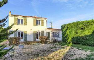 Maisons de vacances Beautiful home in Port-des-Barques with WiFi and 5 Bedrooms : photos des chambres