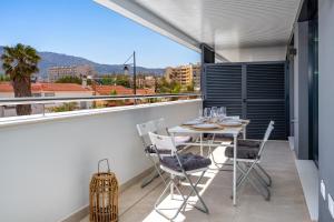 Beachclose apt with pool by Costarentals - Ref 22