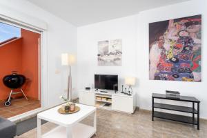 Penthouse in Torremolinos by Costarentals - Ref 09