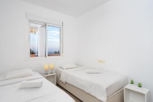 Penthouse in Torremolinos by Costarentals - Ref 09