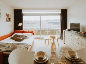 Studio Seastar with balcony by Interhome