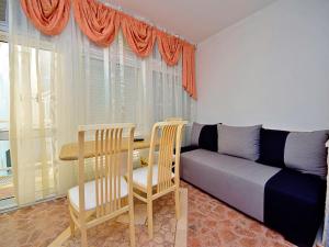 Apartment Ojdana-3 by Interhome