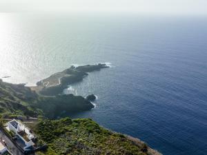 Serenity Villa on the Cliff with climatized pool