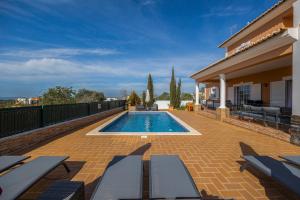 Laura by Algarve Villa Holidays