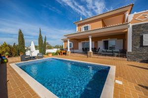 Laura by Algarve Villa Holidays