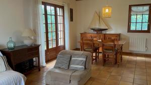 LA HULOTTE, VILLA ENTRE MER ET FORET -- draps et serviettes non fournis --