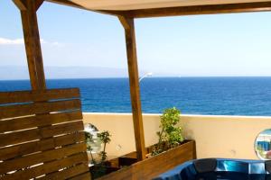 Camera Matrimoniale/Doppia con Letti Singoli con Piscina Privata e Vista Mare