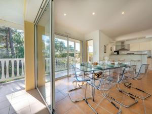 Maisons de vacances Holiday Home Eden Parc by Interhome : photos des chambres