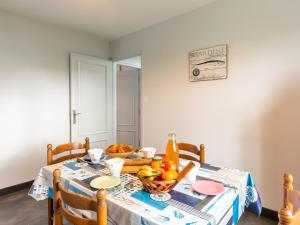 Maisons de vacances Holiday Home Chez Yves by Interhome : photos des chambres