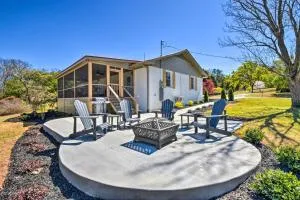 Georgia Getaway with 2-Story Dock By Lake Hartwell - Allendale