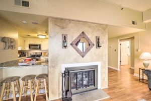 3 Mi to Sugar Mountain Resort Condo with Balcony!