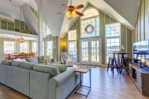 Dock and Fire Pit Stunning Lake Sinclair Home! - Meriwether