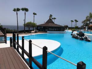 Rocas del Mar with heated Pool and double Terrace