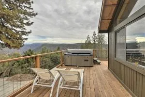 Homey Colfax Getaway with Private Hot Tub! - Pinecrest