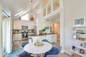 Private Dock and Canal View Home in Jamaica Beach