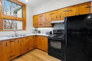 Alpenhaus 133 with Sauna and Ping-Pong, by Property Valet