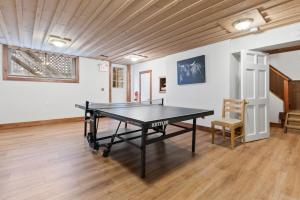 Alpenhaus 133 with Sauna and Ping-Pong, by Property Valet