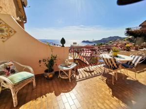 Charming seaside house in Letojanni with terrace