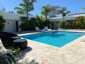 The White Rock Hotel B&B