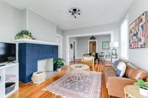 Private Boho Bungalow 10 Minutes to Downtown RVA! - 梅卡尼克斯