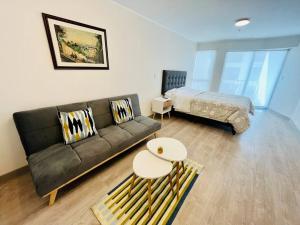 Apartment with incredible view, pool and gym