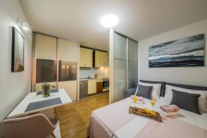 Paeninsula Studio Apartment