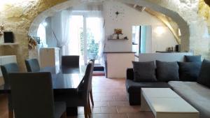 Maison Troglodyte en Provence