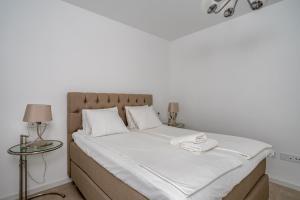 Beachclose apt with pool by Costarentals - Ref 173