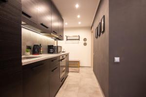 15 minutes from Acropolis apartment