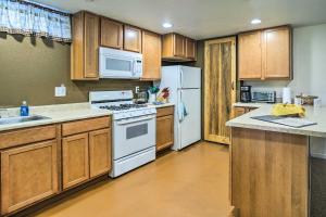 Shared Patio and Fire Pit Denver Apartment