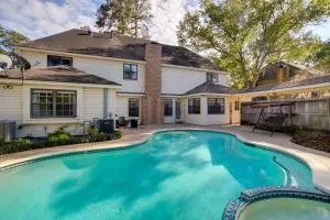 Roomy Houston Rental with Home Office and Private Pool - Louetta