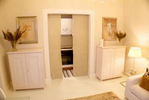 White Florence Suite