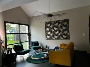 Calm property - Le Mans 24h / GP France / Classic - Changé