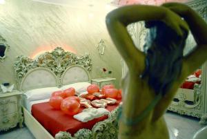 Gold luxury suite home roma