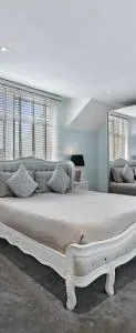 Hampstead Opulence Apartment - Luxurious Split Level Property - Colindale