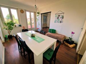 Maisons d'hotes Comfortable room 4 minutes walk to Basel shared apartment : photos des chambres