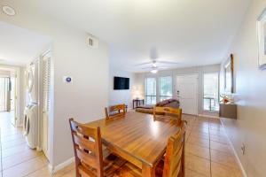 Golden Oasis, Unit #110