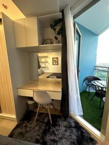 Sally’s at Azure North