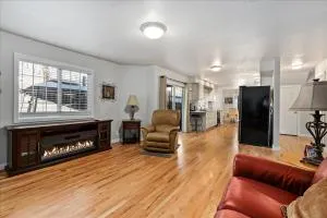 Parkside Home Perfect for Families - Garden City