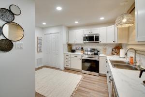 3 Mi to Dtwn Hot Springs Modern Condo!