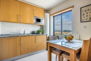 Corcovada, Sunny and Bright T1 with Large Terrace, Albufeira