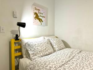 Private Room with Ensuite Bathroom 10 Minutes Walk to University of Washington