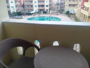 2 Bedroom Apartment with pool view