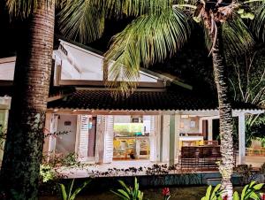 Linda Casa Praia de Pauba em condominio